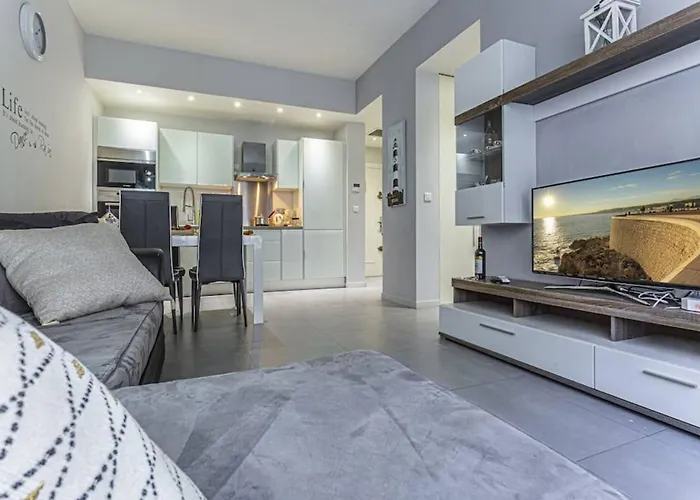 Dante 10 - Cosy Apartment Close Sea